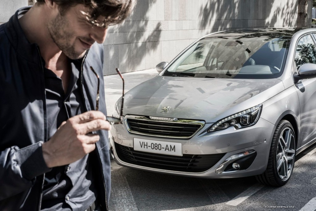 2014-Peugeot-308-Hatch-Carscoops-139[2]
