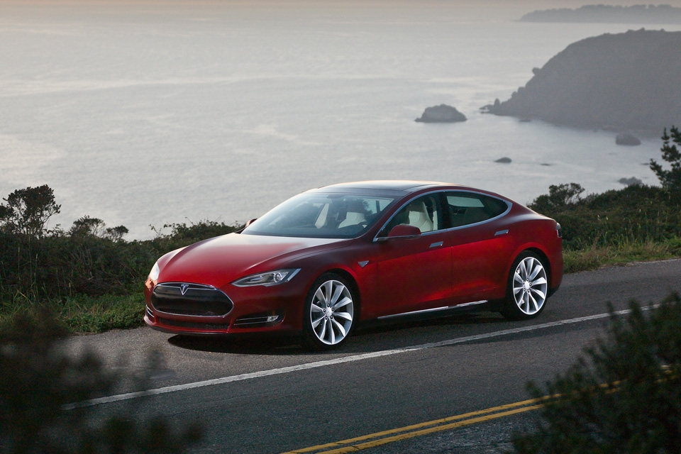 TESLA S 4