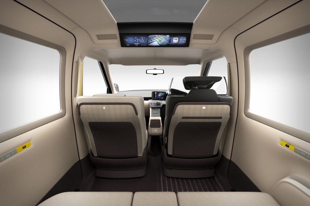 Toyota-JPN-Taxi-concept-11[3]