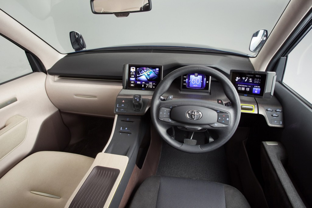 Toyota-JPN-Taxi-concept-15[3]