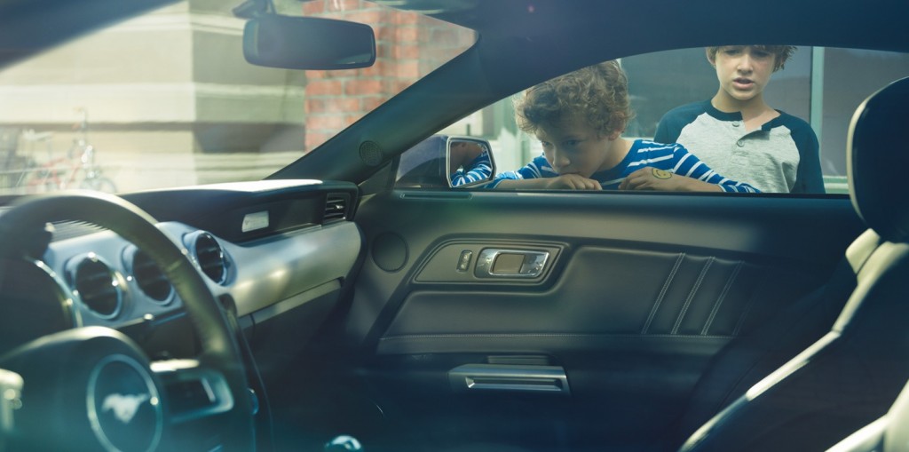 2015-Ford-Mustang-Photos-14[2]