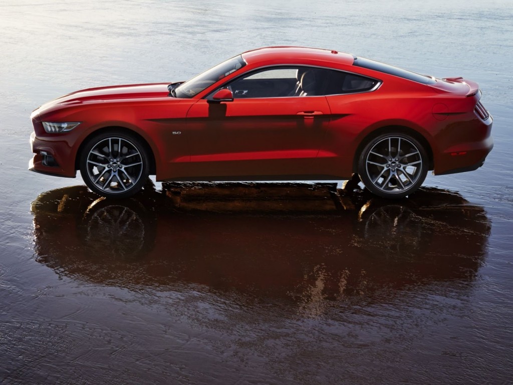2015-Ford-Mustang-Photos-47[2]