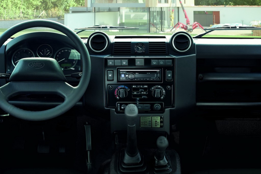 Land-Rover-Defender-Black-Silver-11