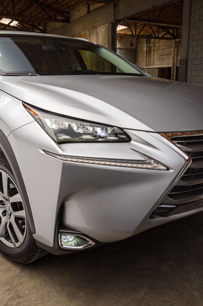 2015-Lexus-NX-200-40