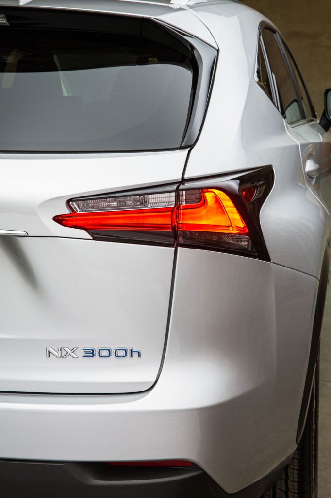 2015-Lexus-NX-200-41