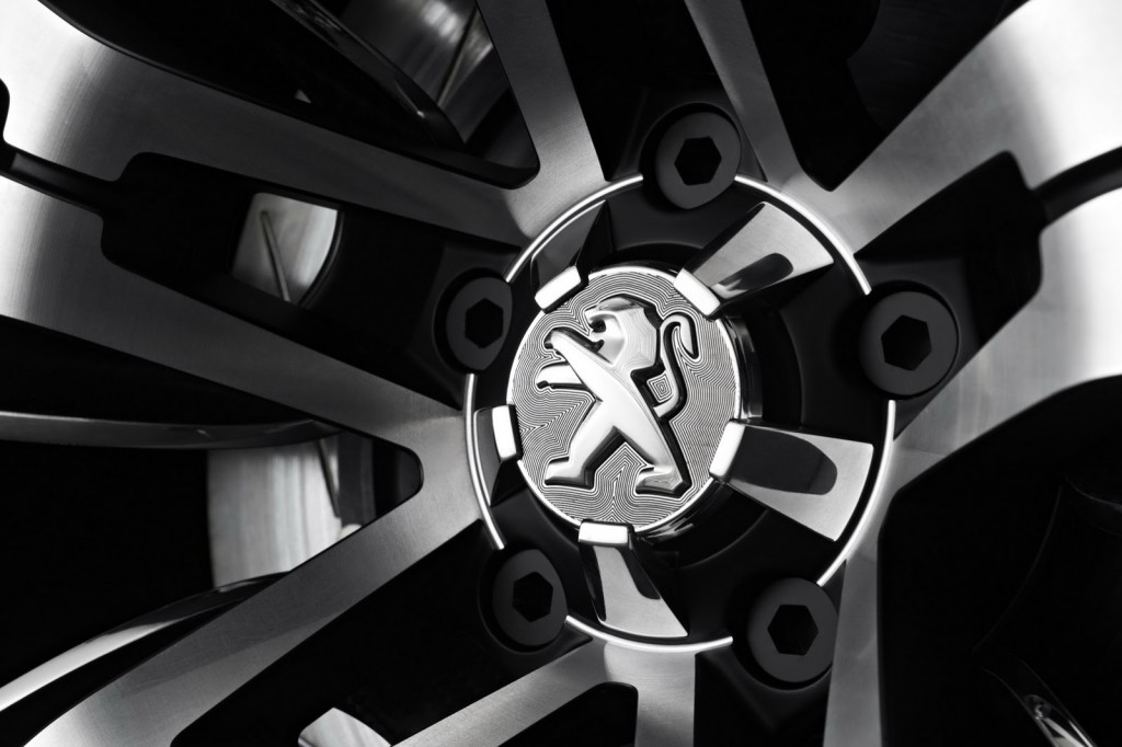 Peugeot-Exalt-Coupe-Concept-36