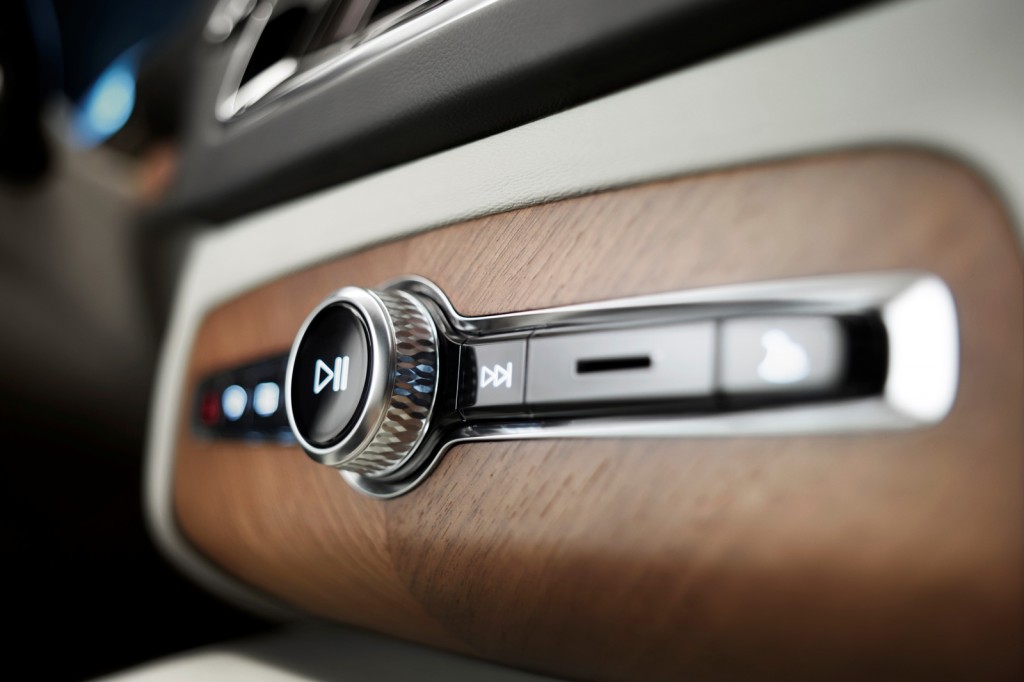 Volvo-XC90-Interior-4