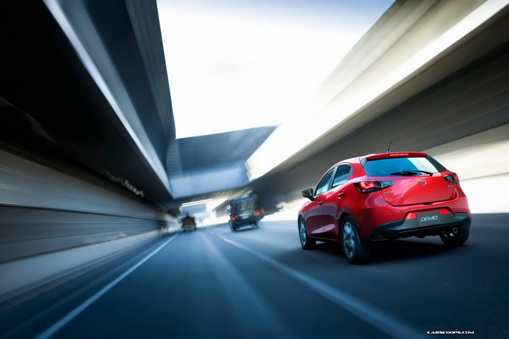 2015-Mazda2-Demio-13