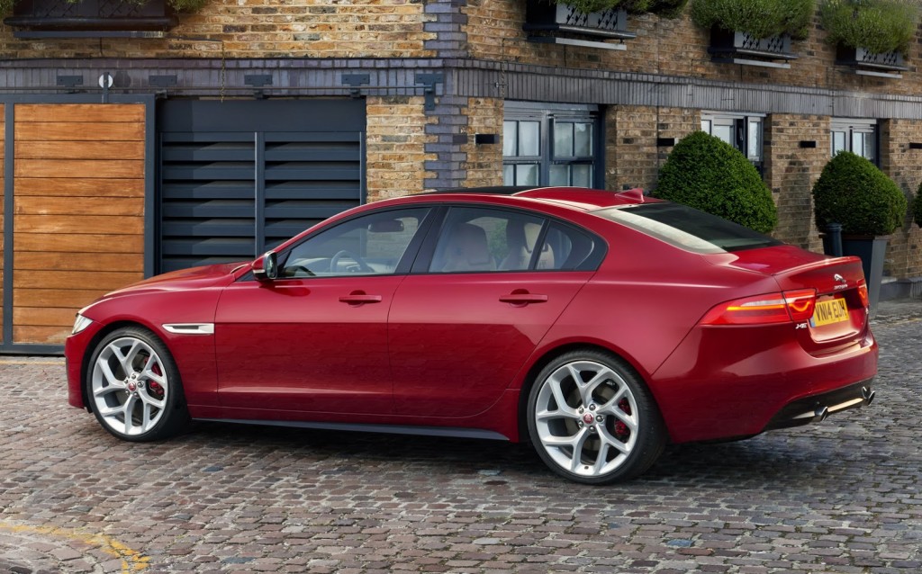 Jaguar-XE-2016MY-40