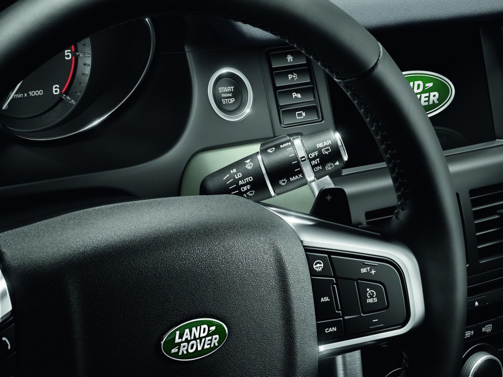 LR-Discovery-Sport-29