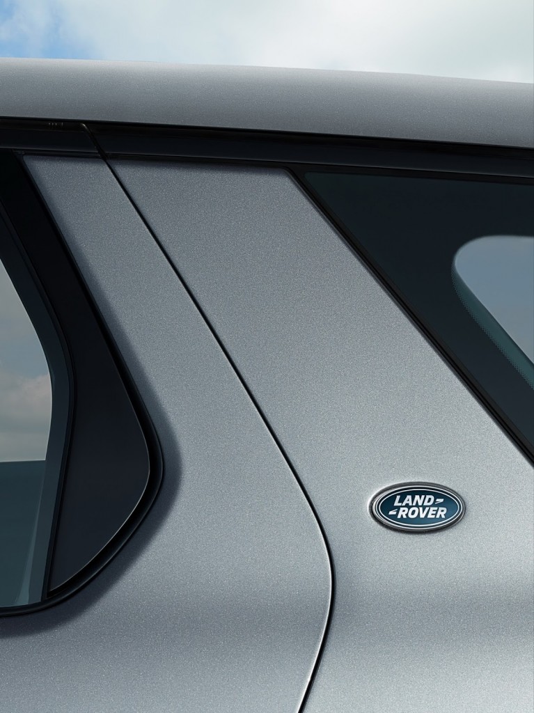 LR-Discovery-Sport-48