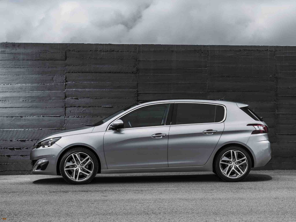 09 peugeot_308_2013_photos_2 - copie