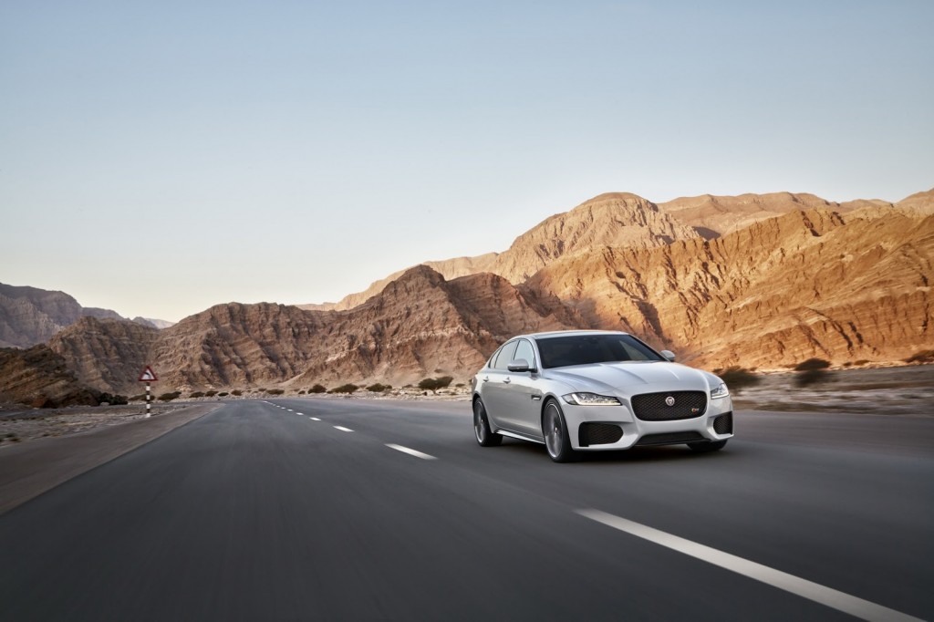 2016-Jaguar-XF-20