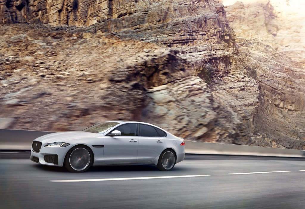 2016-Jaguar-XF-23