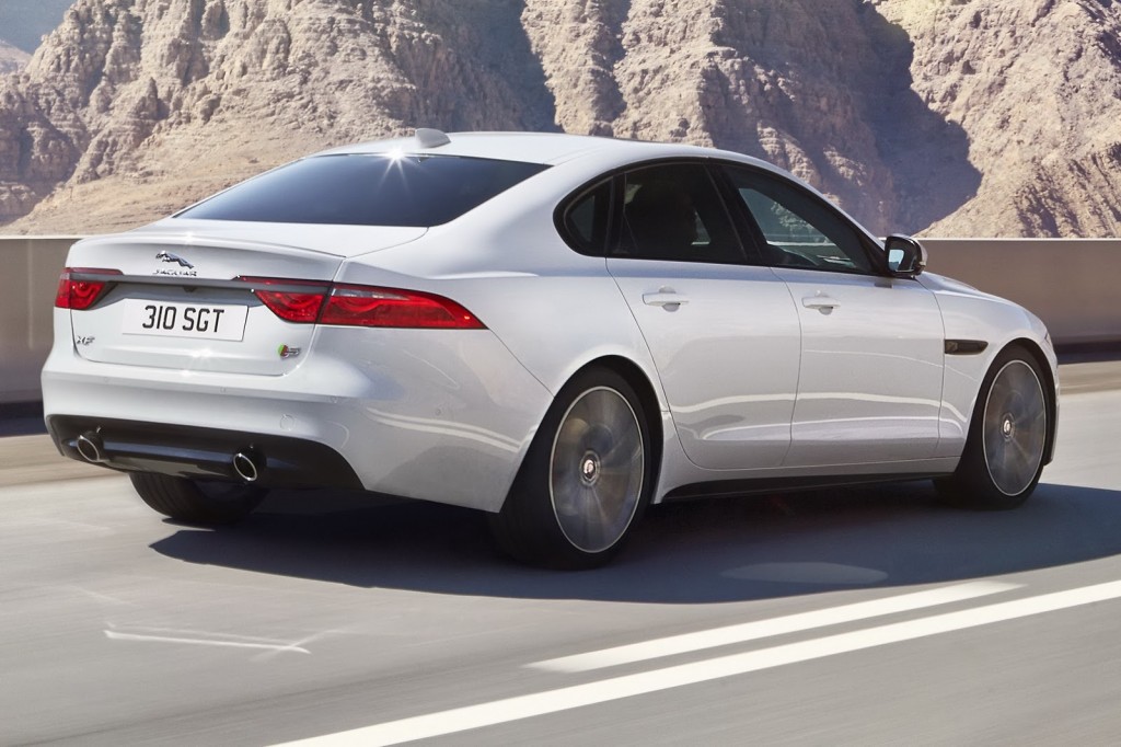 2016-Jaguar-XF-33