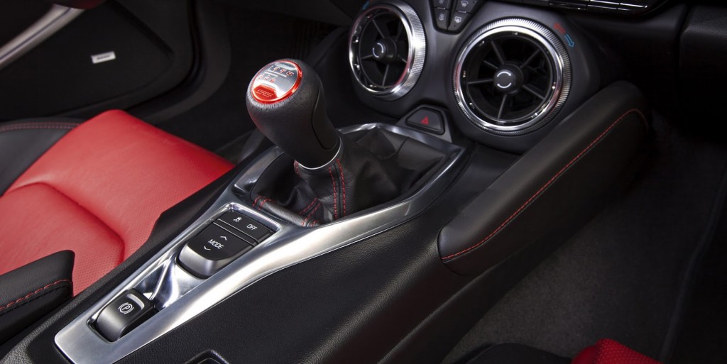 2016-Chevrolet-Camaro-21