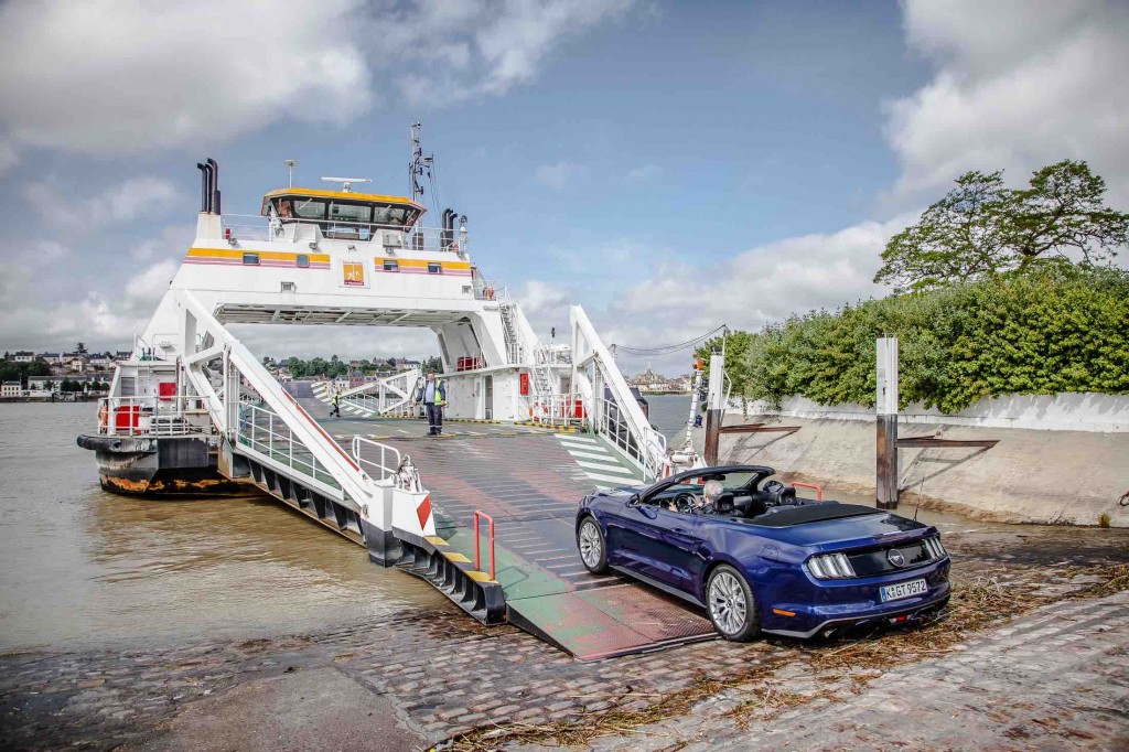 Ford Mustang convertible ecoboost