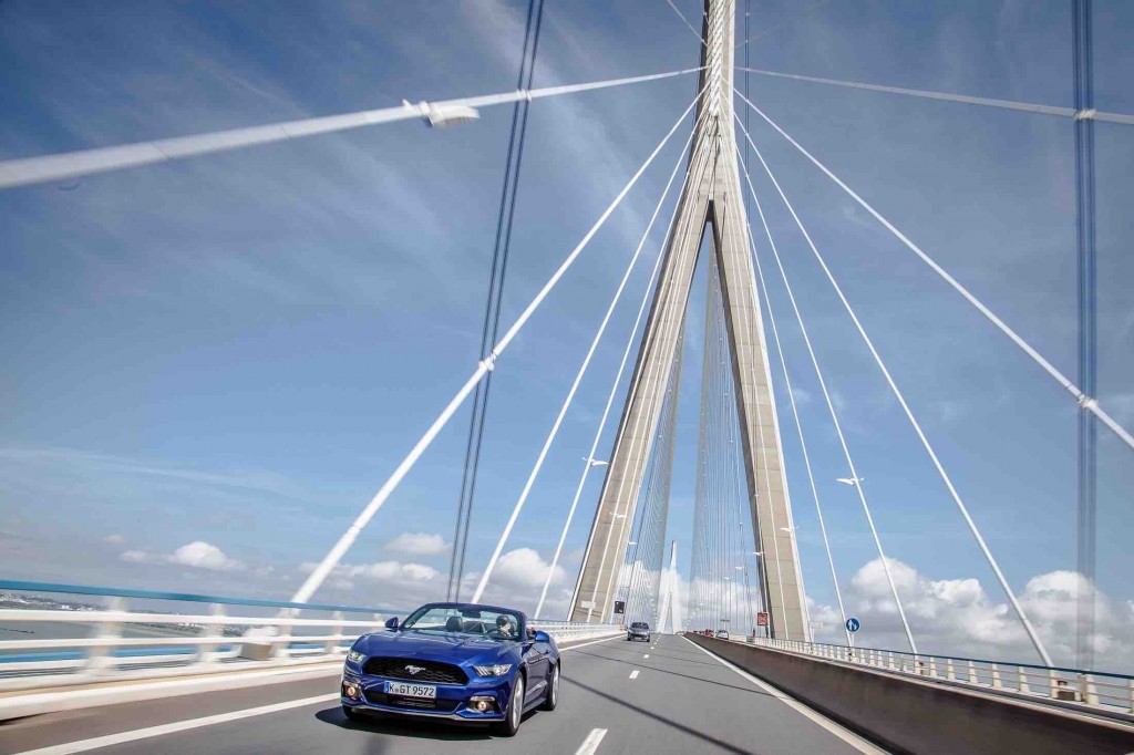 ford mustang pont de normandie