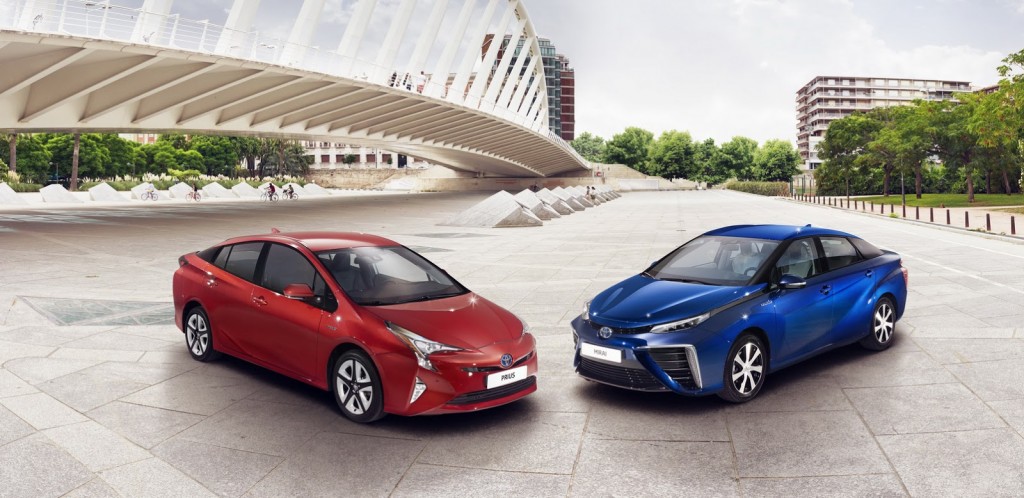 EU-2016-Toyota-Prius-12