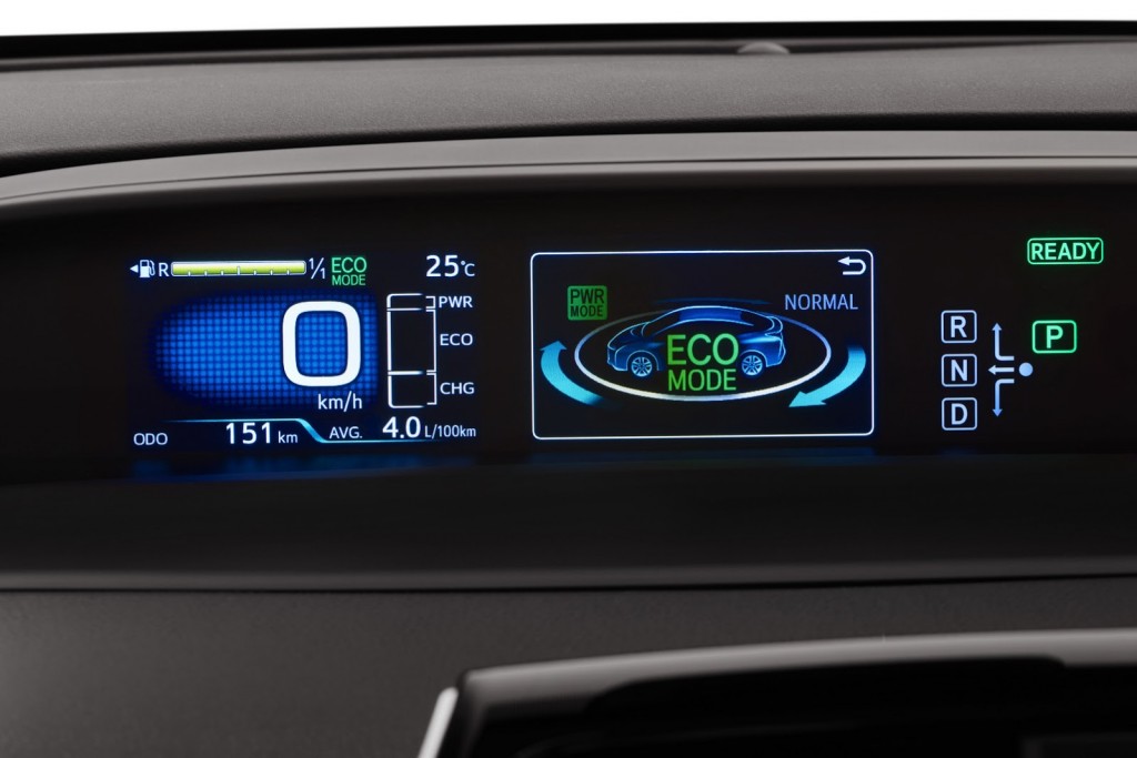 EU-2016-Toyota-Prius-19