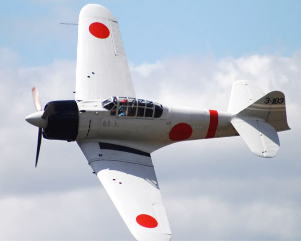 Mitsubishi-A6M-Zero-Kamikaze-Inflight2
