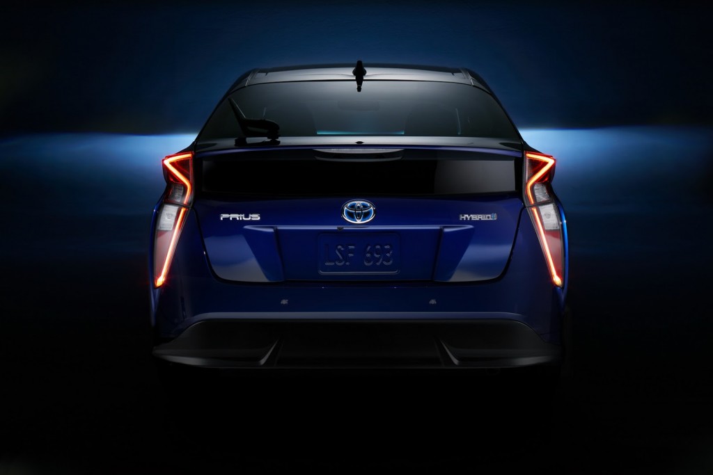 NA-2016-Toyota-Prius-27