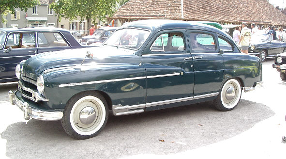 1954_Ford_France_Vedette_V8_05