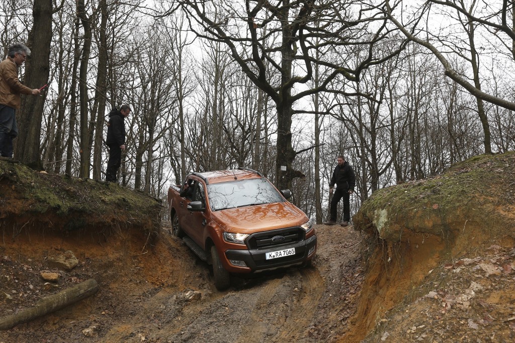 AUTO - ESSAI PRESSE FORD RANGER 2016