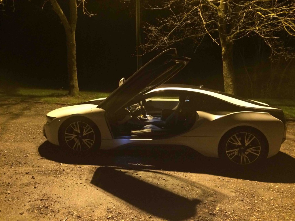 bmw i8 de nuit