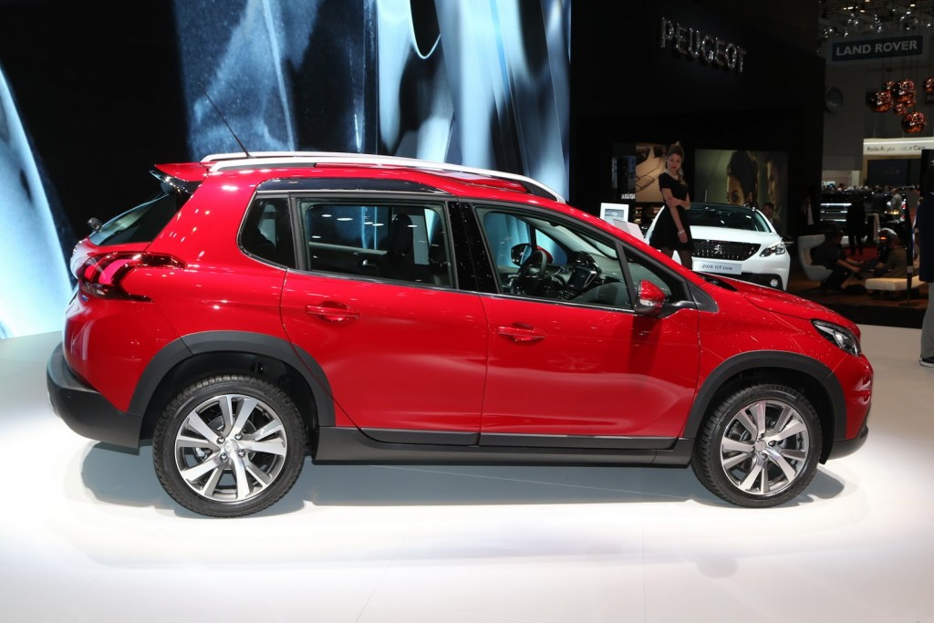 Peugeot 2008 phase 2 back