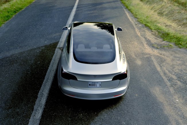 028C01EA08400310-photo-nouveaute-tesla-model-3