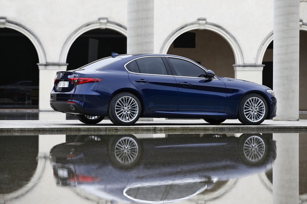 Alfa Romeo Giulia 2016 3/4 arrière