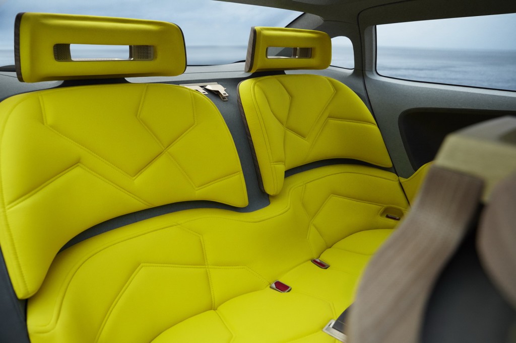2016-CitroenCXperienceConcept-25