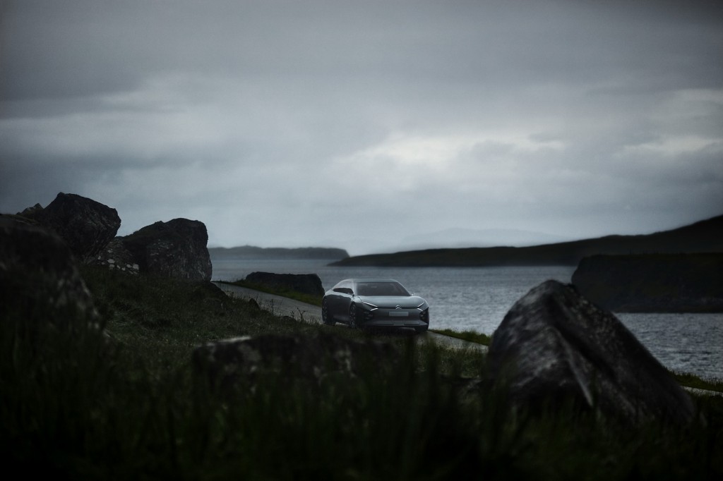 2016-CitroenCXperienceConcept-31