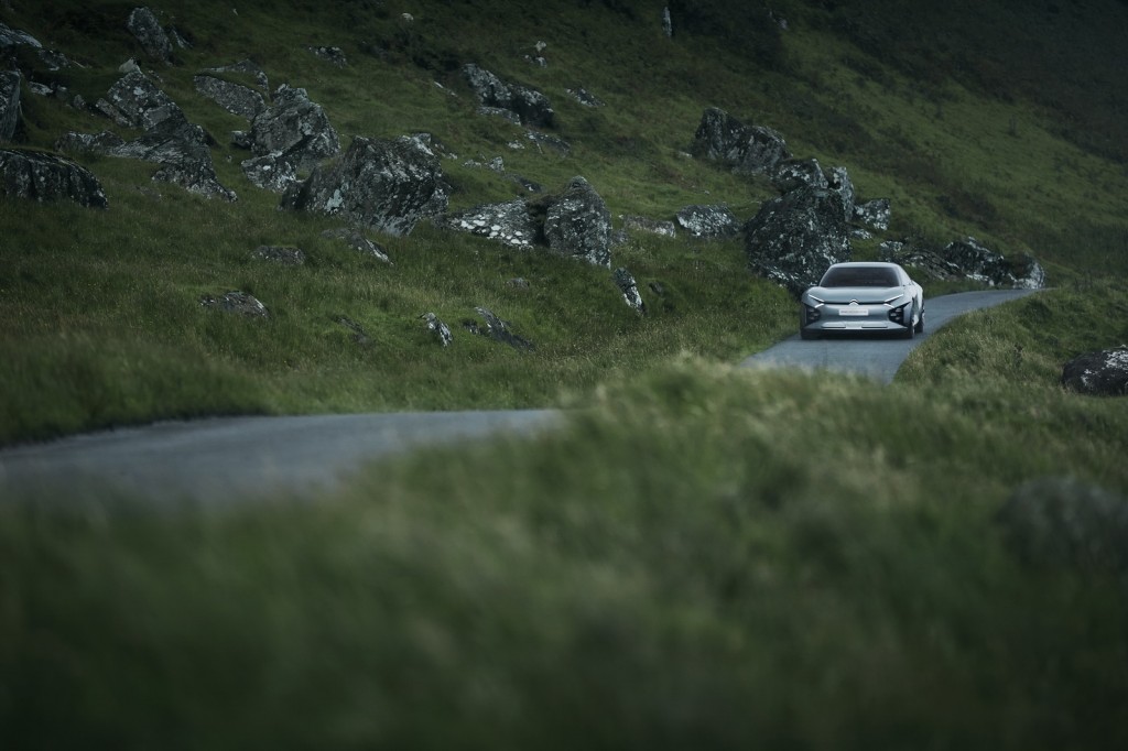 2016-CitroenCXperienceConcept-39
