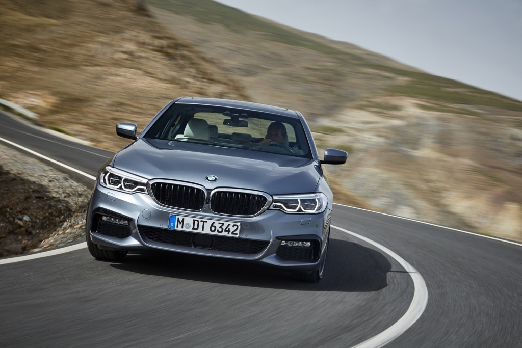 2017-bmw-5-series-38