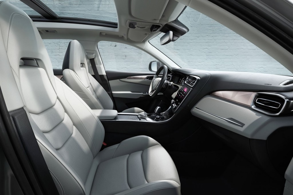 geely-lynk-co-01-14