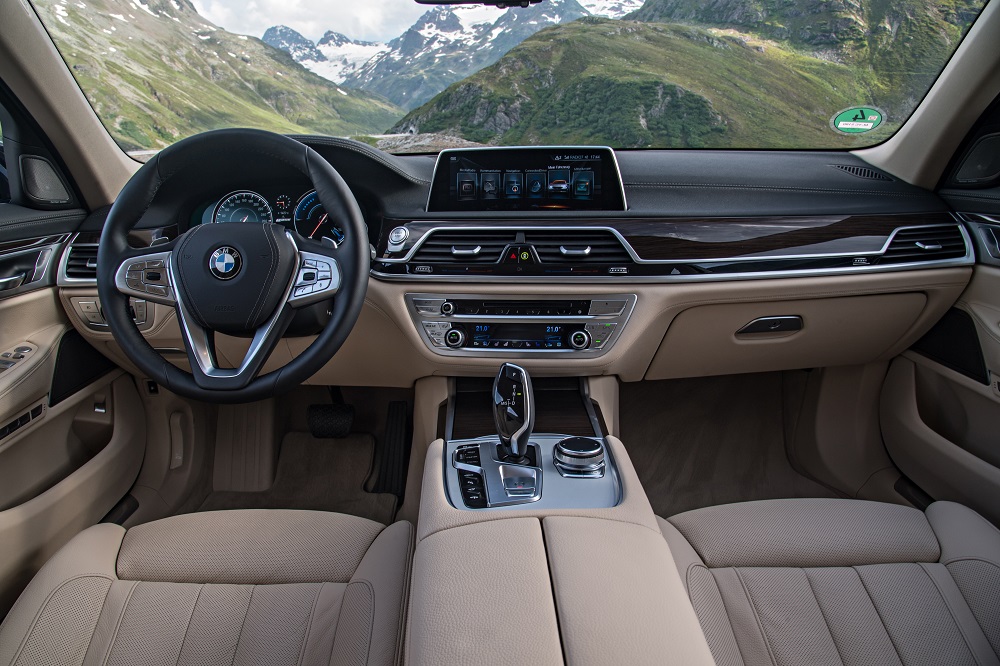 bmw-740e-2017-87
