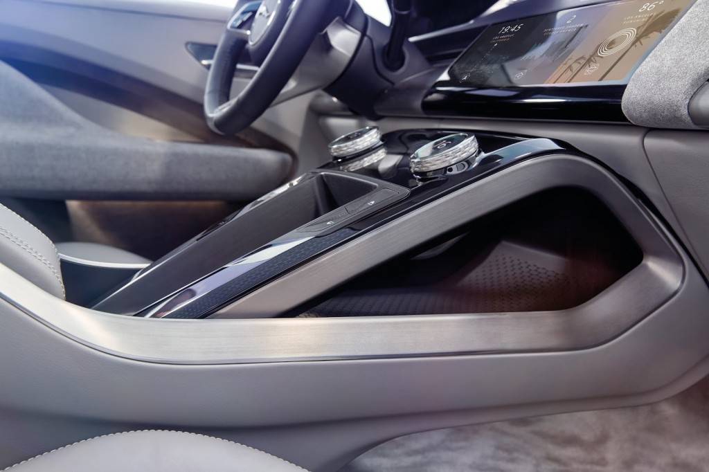jaguar_i-pace_concept_studio_interior_detail_01