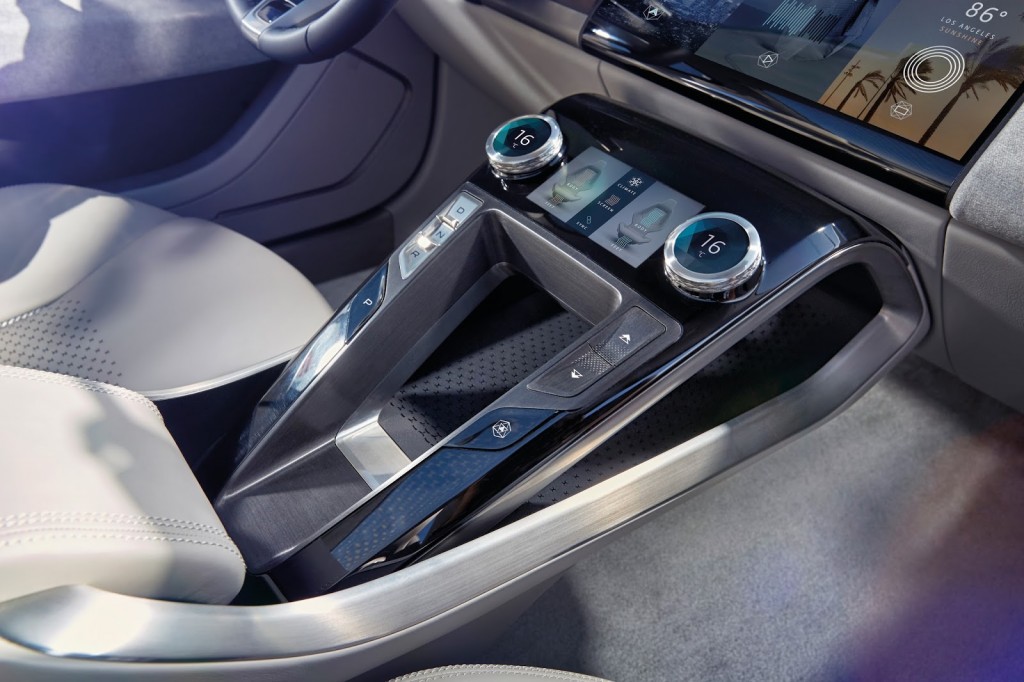 jaguar_i-pace_concept_studio_interior_detail_14