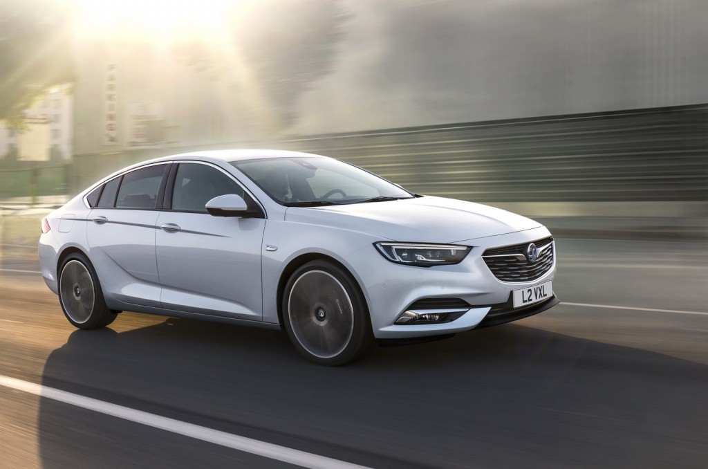 2017-vauxhallinsignia-02