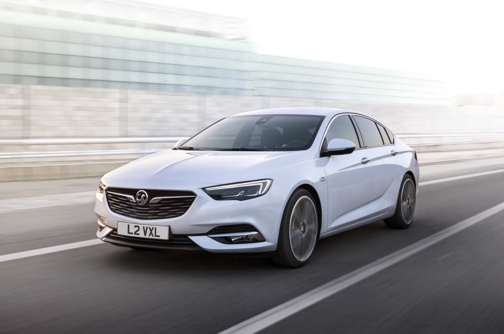 2017-vauxhallinsignia-08