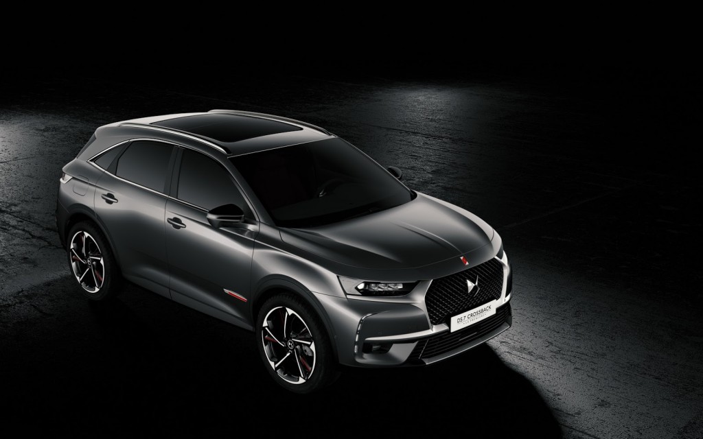 ds7-crossback-makes-debut-9