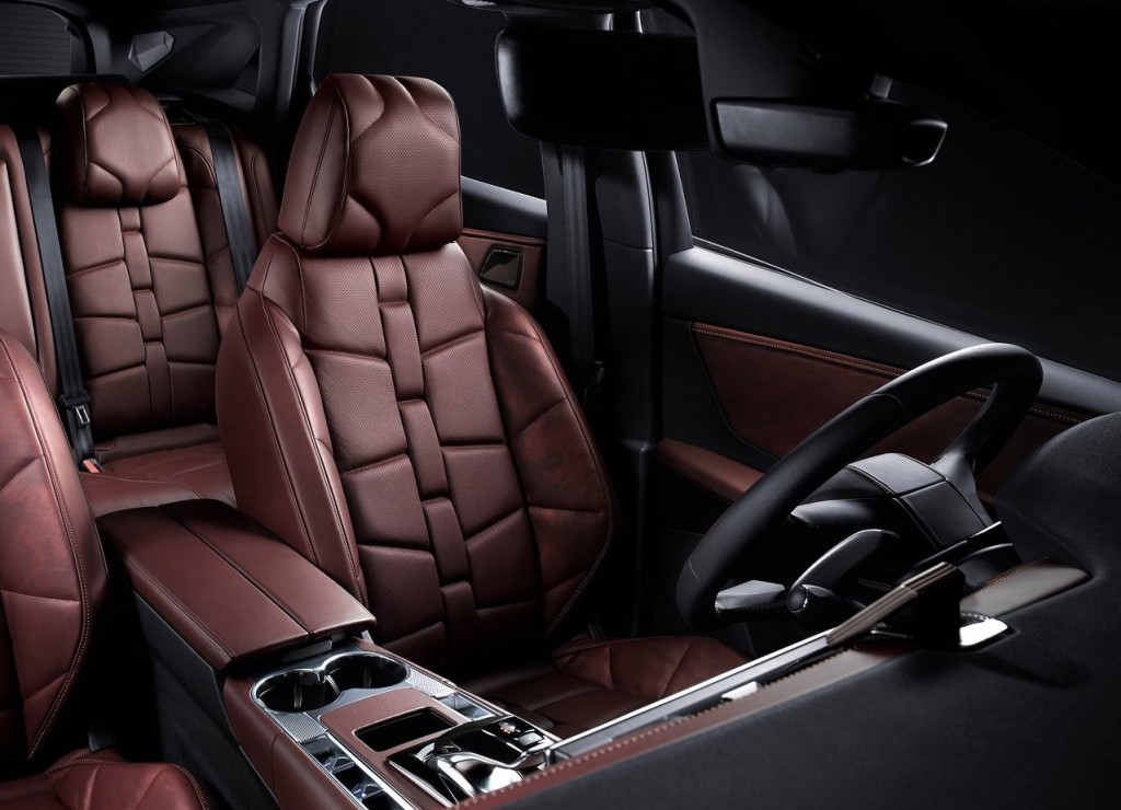 2018-DS-7-Crossback-Dimension-Interior