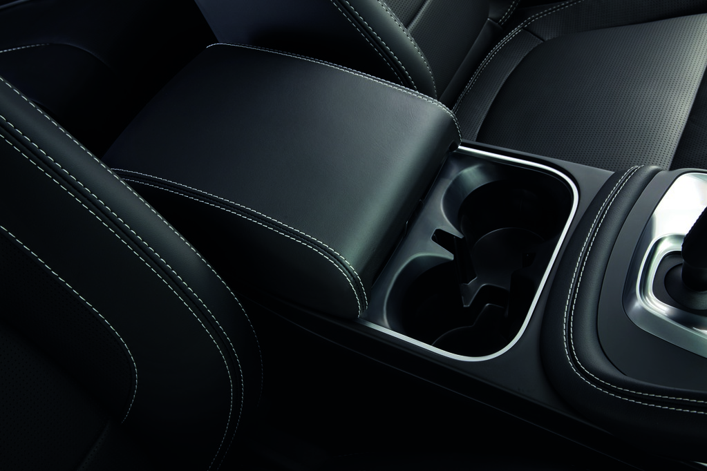 centrecubbycupholders-resize-1024x682