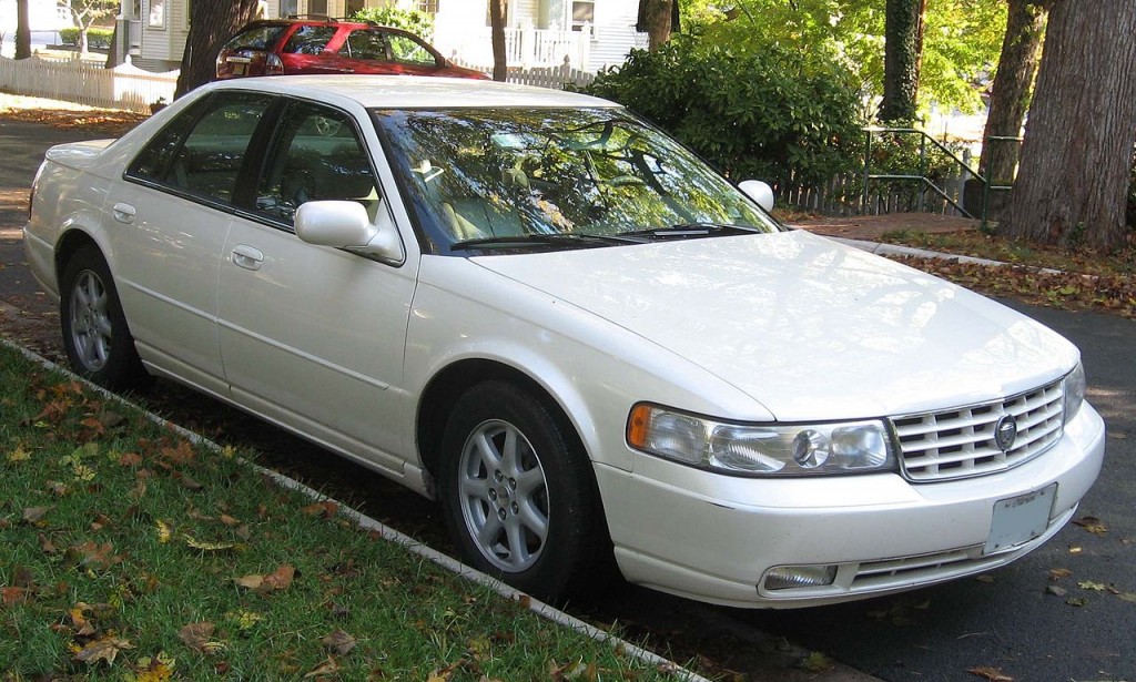 1280px-98-04_Cadillac_Seville