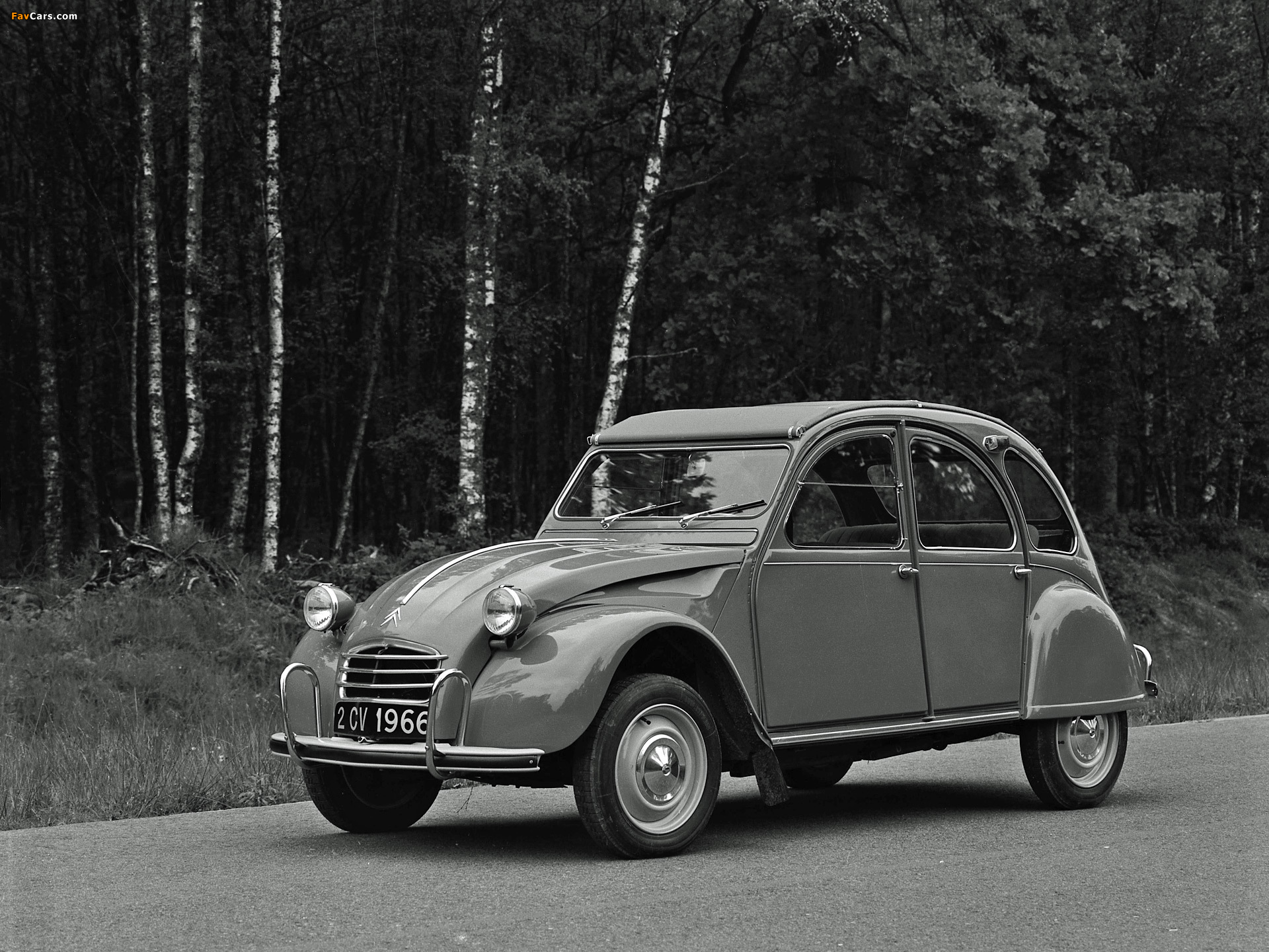 La 2 CV a 70 ans 2 3 d o vient sa l gende POA