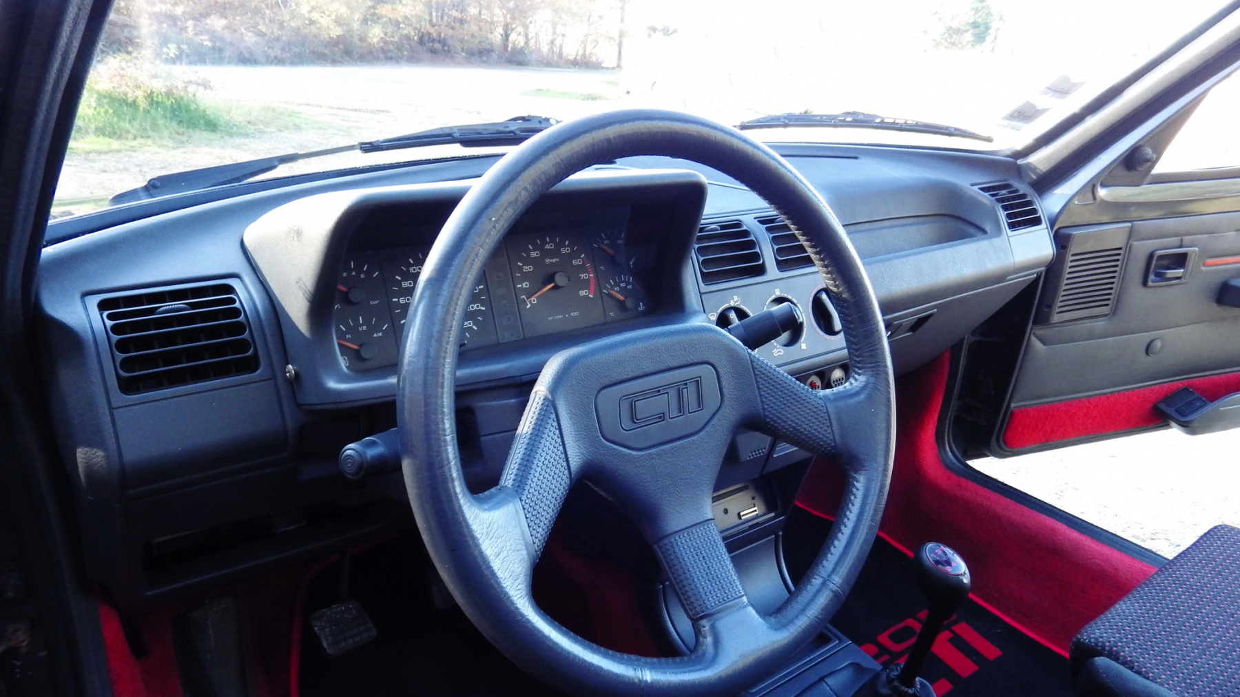 Illustration - Peugeot 205 CTI Intérieur