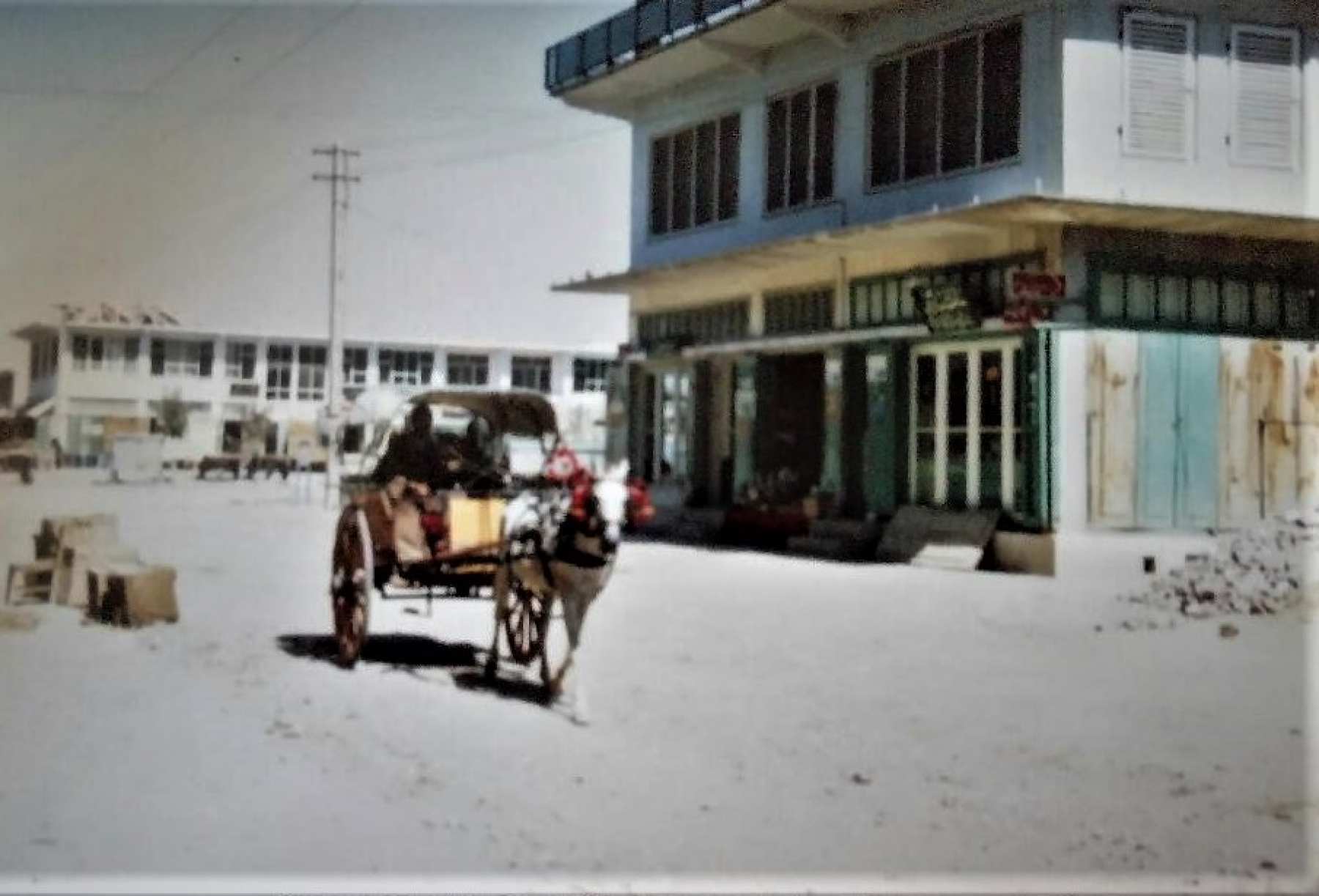 Illustration - Photo Paris-Kaboul R16