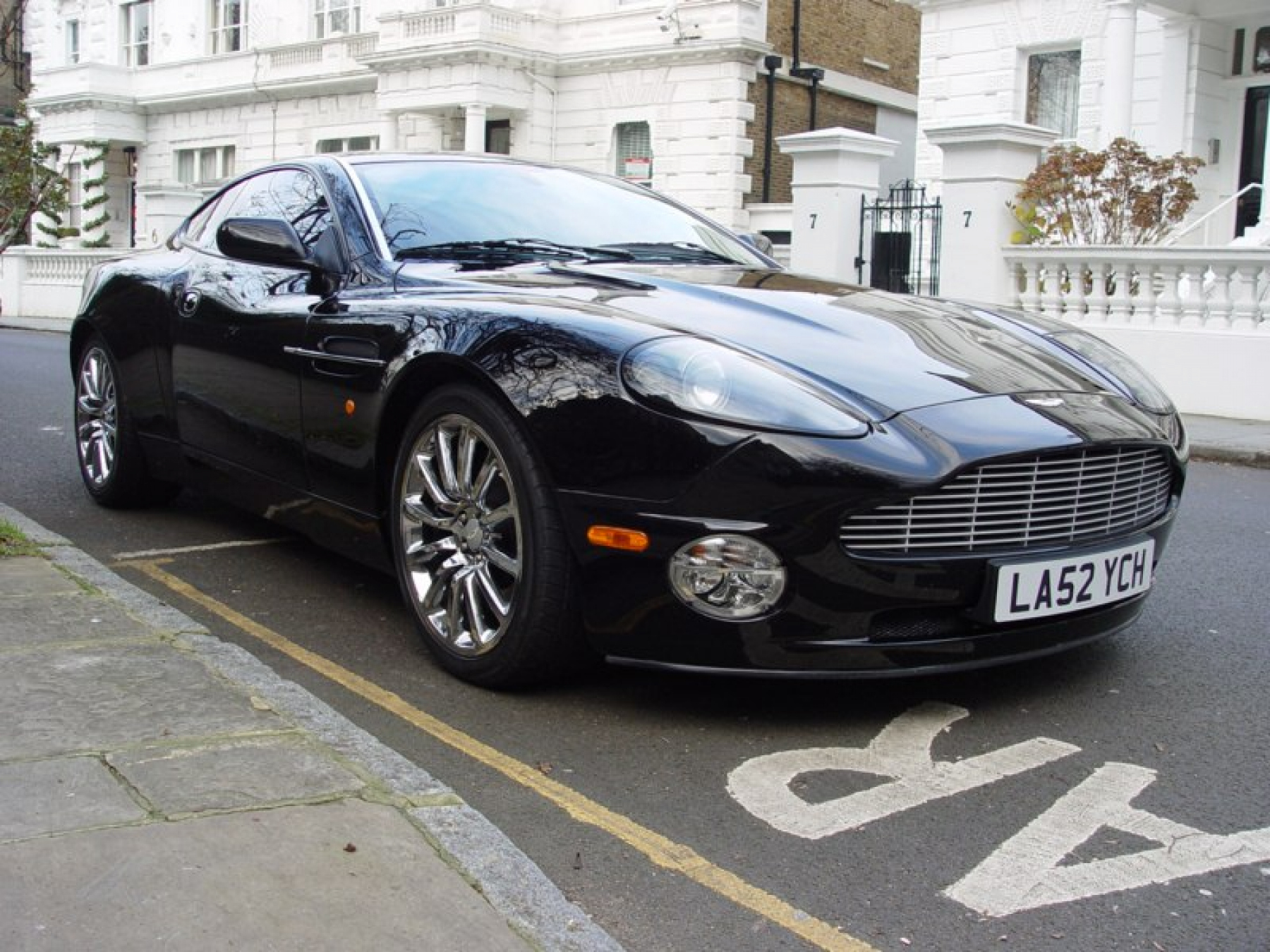 Illustration - Souvenirs d'Autos Aston Martin Vanquish